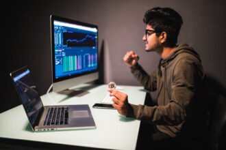 7 Reasons To Enroll In An AI Stock Trading Course For Beginners