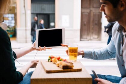 Using AI Tools to Improve Restaurant Marketing and Operations