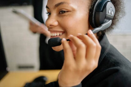 How An Answering Service Can Improve Your Customer Service
