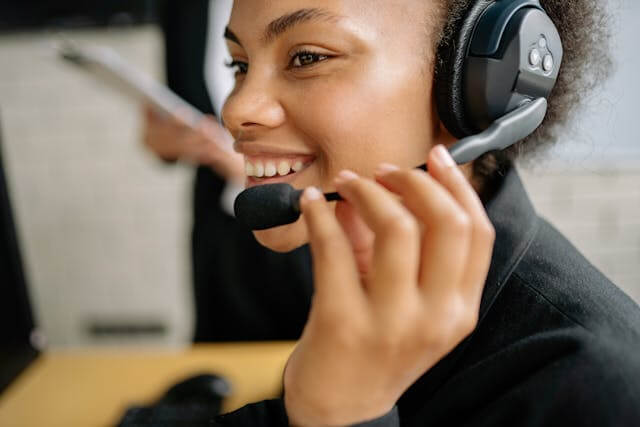 How An Answering Service Can Improve Your Customer Service
