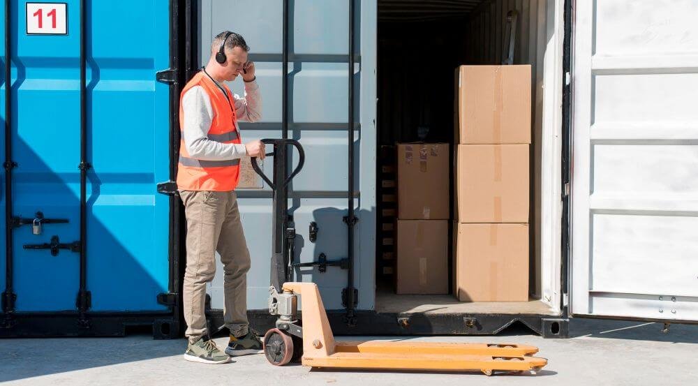Why Freight Forwarding Visibility Matters in Modern Logistics